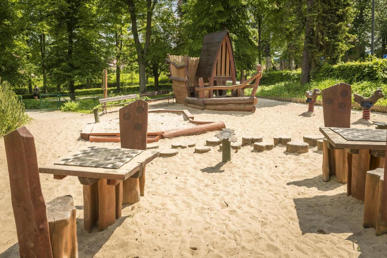 Parkowa Polana Myweek Appartement Polanica-Zdrój Buitenkant foto